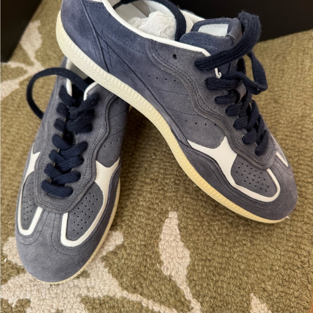 ALOHAS Navy and White Sneakers